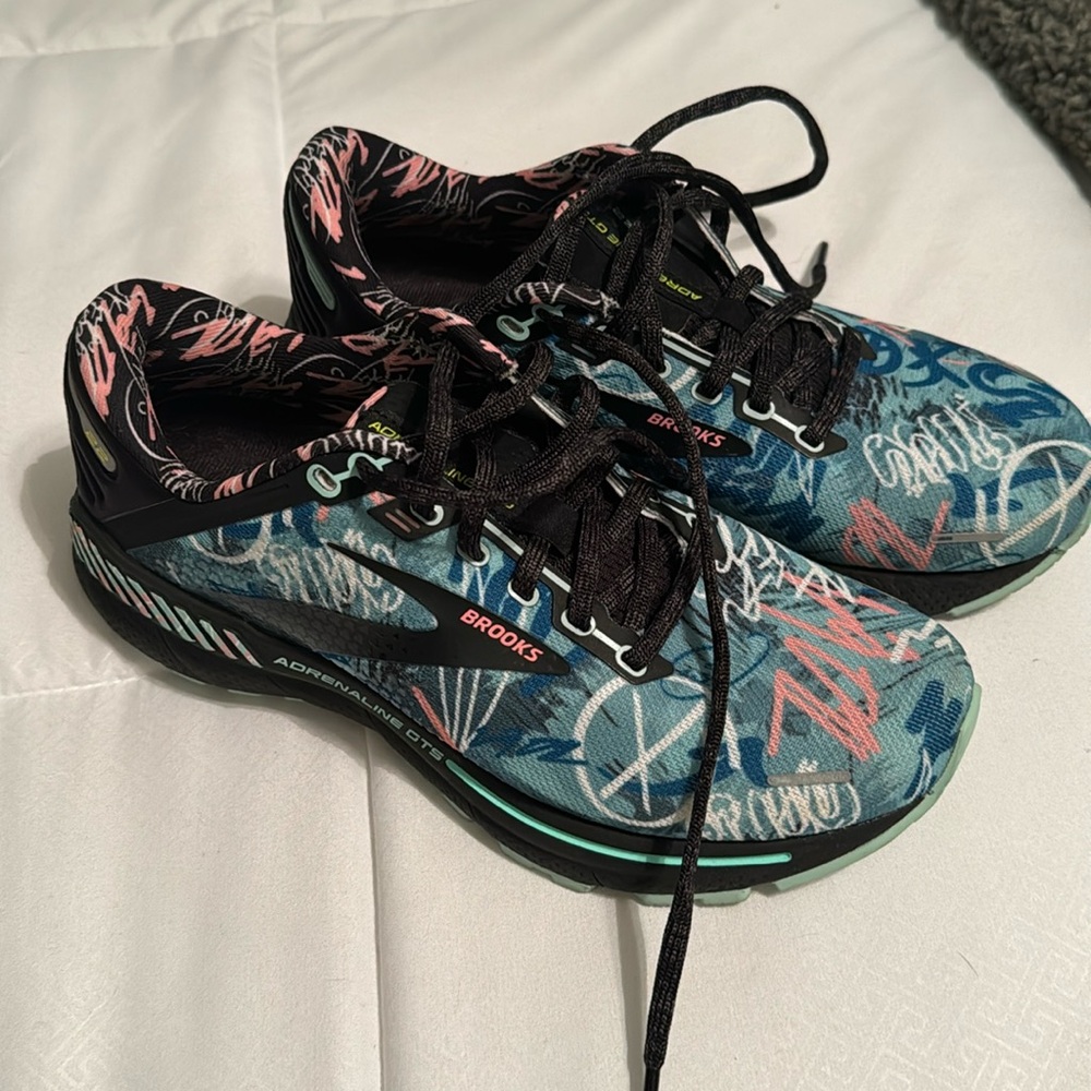 Brooks Adrenaline GTS 22